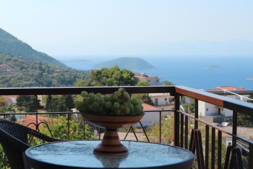 Demie And George Ηouse Villa Loutraki  Exterior photo